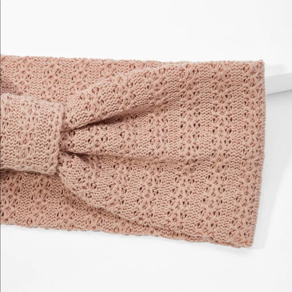 Pale Pink Knot Head Band - Picture 4 of 4